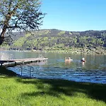 アパート Adrian Seeblick Haensel U Gretel Am Ossiacher See, Hallenbad, Skiarena Gerlitzen シュタインドルフ・アム・オシアッハー・ゼー