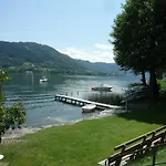 Apartment Adrian Seeblick: Lakeside With Pool And Access