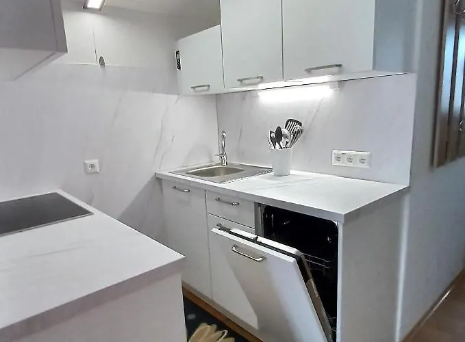 Adrian Seeblick Haensel U Gretel Am Ossiacher See, Hallenbad, Skiarena Gerlitzen * Steindorf am Ossiacher See