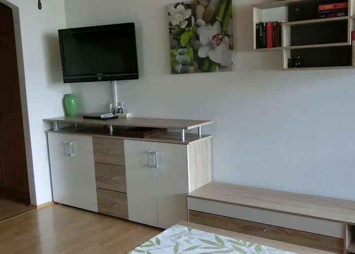 Adrian Seeblick: Lakeside With Pool And Access Steindorf am Ossiacher See